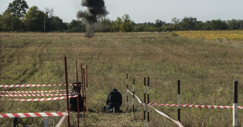 Кабінет Міністрів України дозволив державним підприємствам використовувати кошти з благодійного рахунку Міністерства економіки для фінансування розмінування територій.