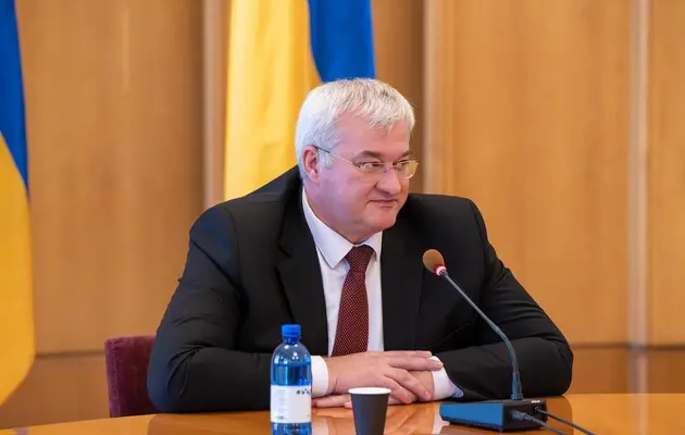 Сибіга провів свою першу зустріч: міністр закордонних справ оголосив про плани зменшення чисельності працівників у ряді посольств.