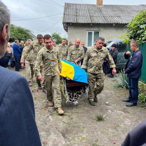 На Дубенщині вшанували пам'ять воїна (ФОТО). Рівненська область - Останні новини Рівного та регіону - Рівне Вечірнє.