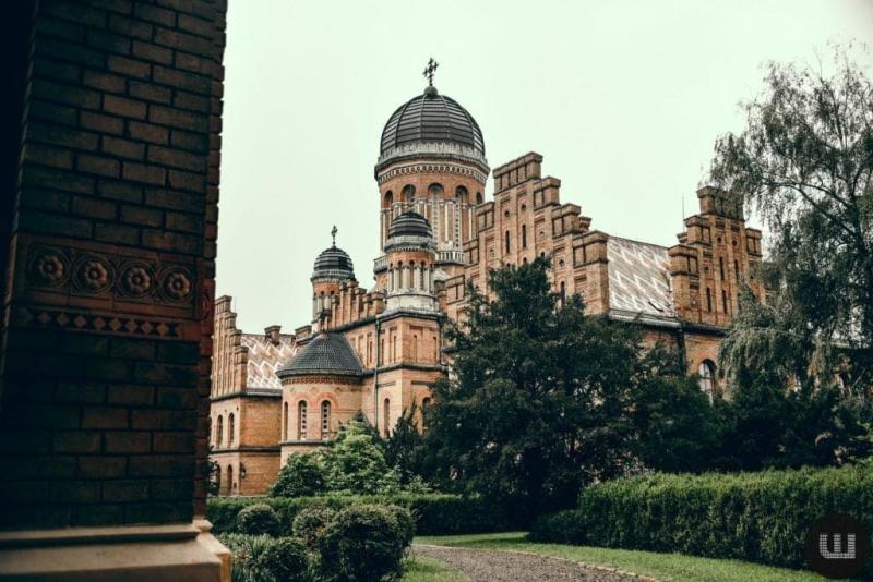 У Чернівецькому національному університеті призначили двох нових деканів, повідомляє Українська газета Час.