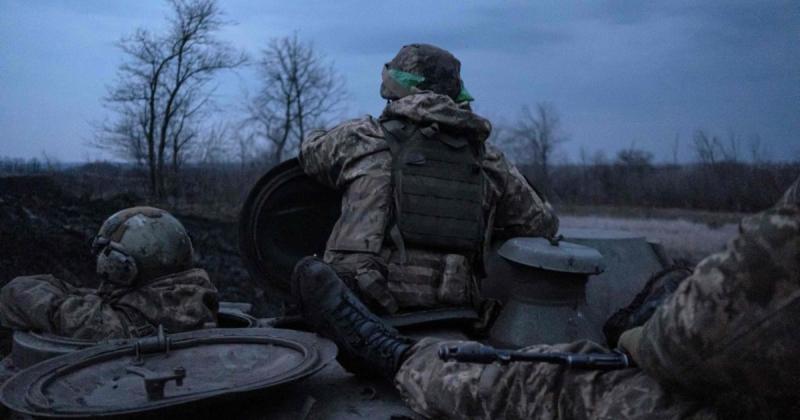 Військовослужбовці, які вперше залишили свої підрозділи, мають можливість повернутися на поле бою замість відбування покарання у в'язниці, повідомляє Державне бюро розслідувань. - Новини bigmir)net