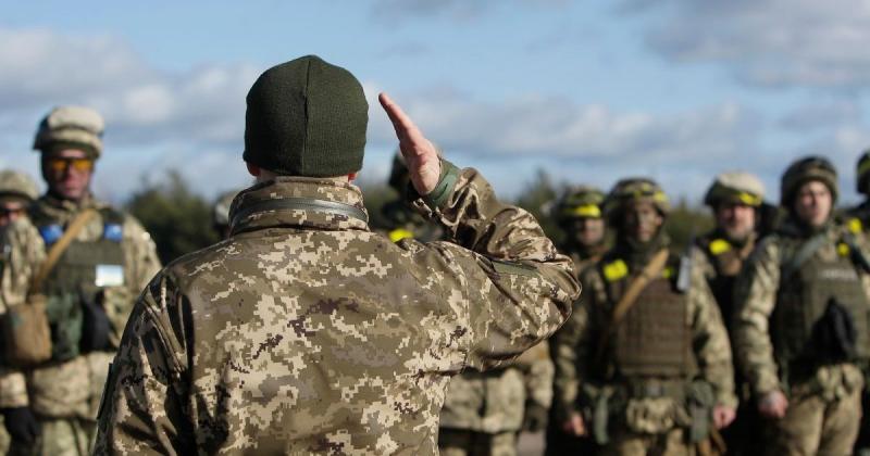 Чи можливо отримати відстрочку, коли чоловік перебуває за межами країни?