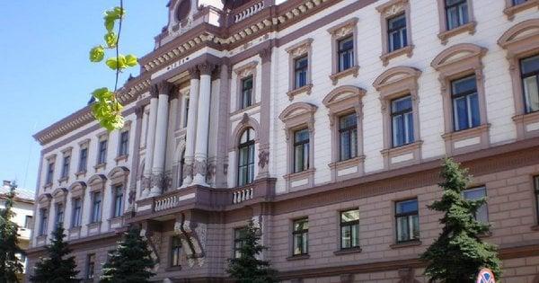 Викладач франківського медичного університету, який викладав російською мовою, пішов з посади після суперечки зі студентом.